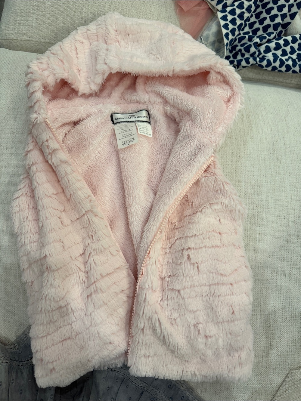 American-Widgeon Outfitters Plush Hooded Vest - Light Pink